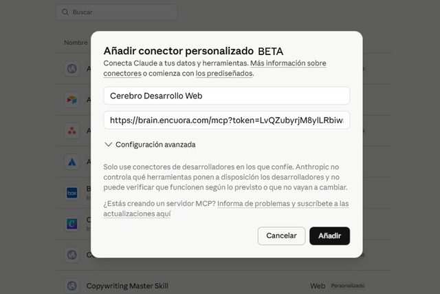 Modal Añadir conector personalizado en Claude con nombre Cerebro Desarrollo Web y URL MCP de Encuora pegada